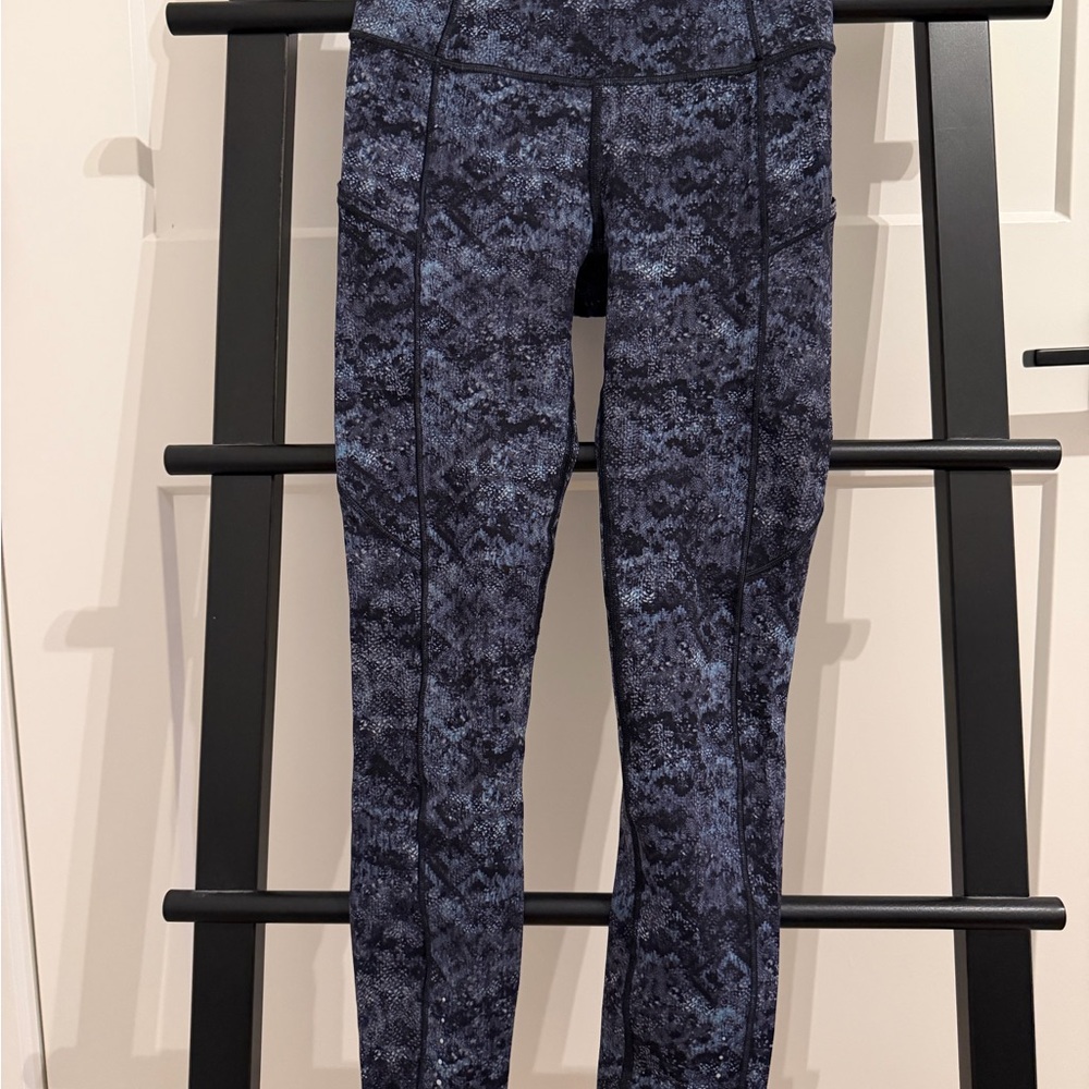 Lululemon Athletica Fast & Free Navy Patterned Leggings